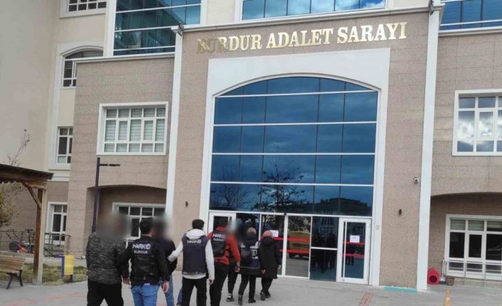 Burdur’da 8 uyuşturucu şüphelisi tutuklandı