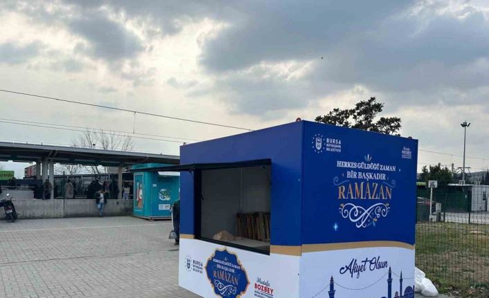 Bursa Büyükşehir Belediyesi iftara yetişemeyenlerin yanında