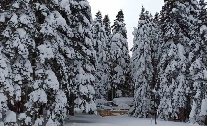 Bursa Uludağ’da kar kalınlığı 1 metreye yaklaştı.