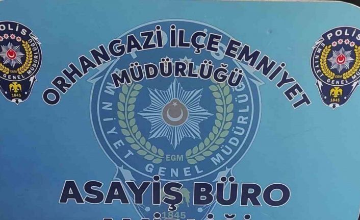 Bursa’da polisten kaçan otomobilden uyuşturucu çıktı