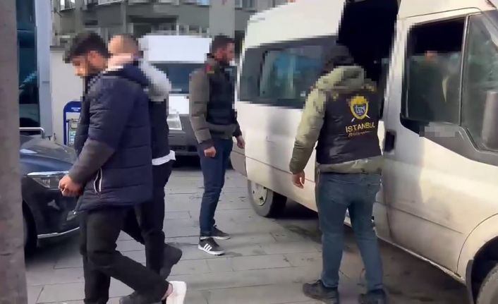 Büyükçekmece’de dükkanı basıp baba ve oğlunu yaralayan şüpheliler adliyeye sevk edildi