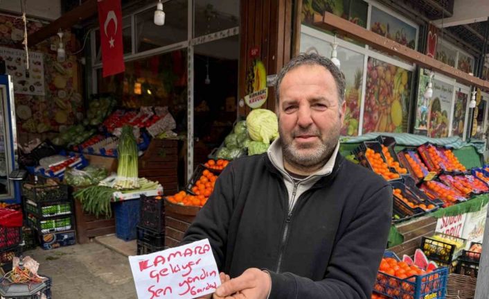 Büyükçekmece’de manavdan, iş yerine dadanan hırsıza ilginç uyarı yazısı