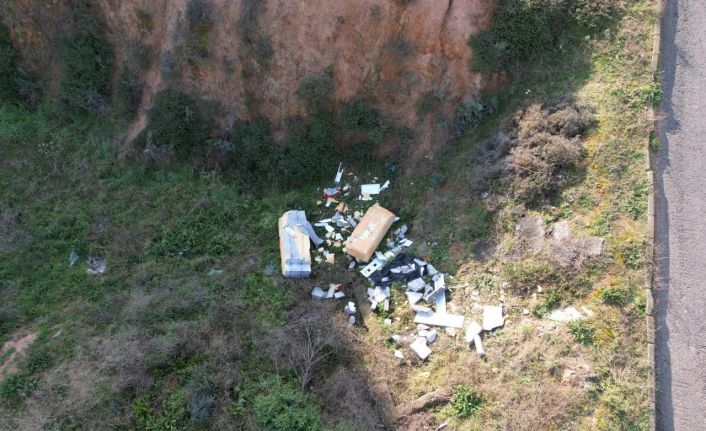 Çayırova’da kaçak atığa geçit yok