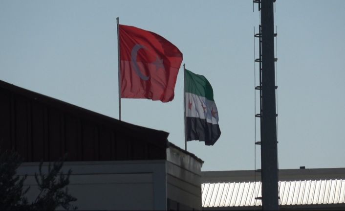 Çobanbey Sınır Kapısı’nda Suriyelilerin ülkelerine dönüş heyecanı sürüyor