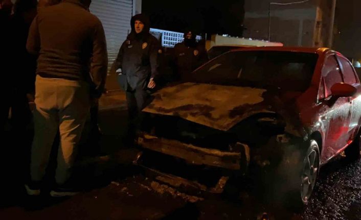 Çorlu’da seyir halindeki otomobil alev aldı