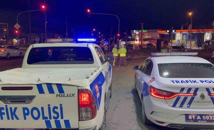 Dur ihtarına uymayan şahıs polise çarpıp kaçtı, polis ağır yaralandı