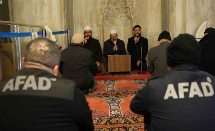 Edirne’de depremde hayatını kaybedenler için mevlit okutuldu