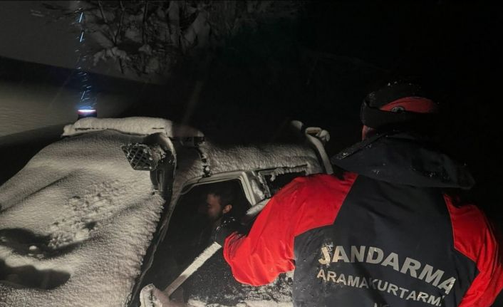 Eksi 8 derecede mahsur kaldılar: Uludağ’dan giden JAK timleri böyle kurtardı