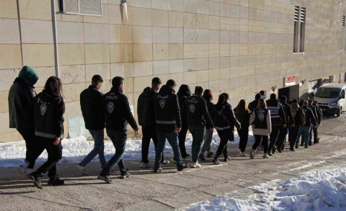 Elazığ merkezli 9 ilde dev siber dolandırıcılık operasyonu: 1 milyar liralık vurgun ortaya çıkarıldı