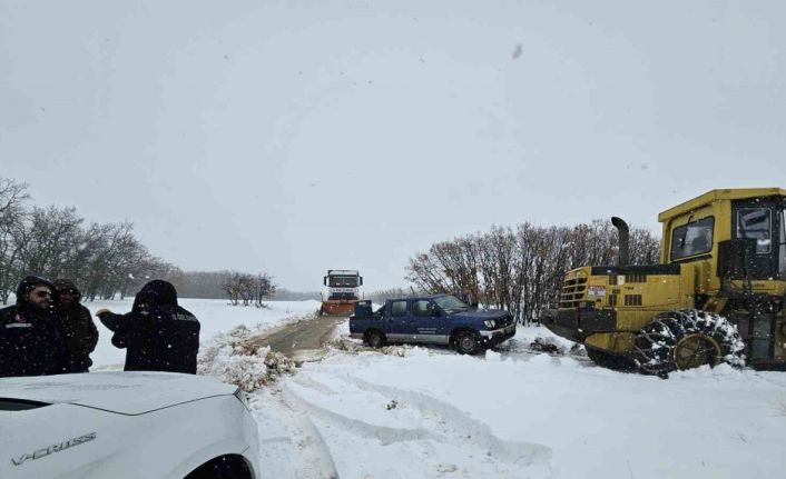 Elazığ’da kar yağışı etkili oldu: 530 köy yolu ulaşıma kapandı