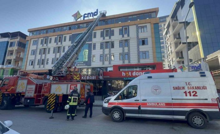 Elazığ’da yangın paniği: Kurs binası boşaltıldı