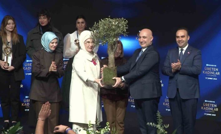 Emine Erdoğan: "2028 yılında kadın istihdam oranını yüzde 36,2’ye yükseltmeyi hedefliyoruz"