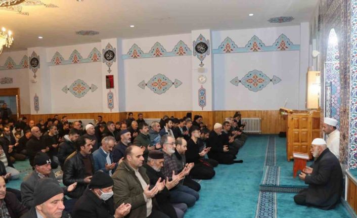 Erzurum’da Beraat Kandili coşkusu