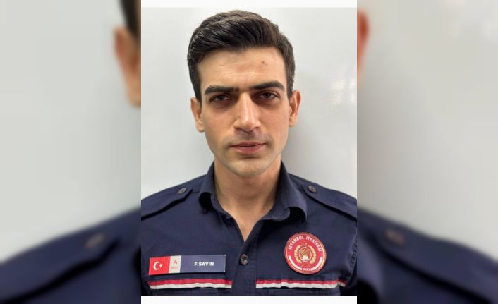 Esenler’de yangına müdahale ederken düşen itfaiye eri hayatını kaybetti