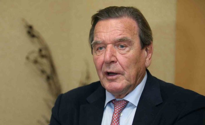 Eski Almanya Başbakanı Schröder "tükenmişlik sendromu" tedavisi görüyor