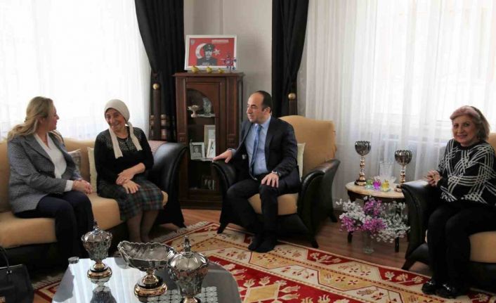 Eskişehir İl Emniyet Müdürü Yılmaz, şehit ailelerini ziyaret etti