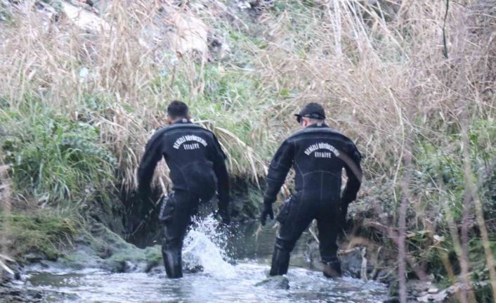 Evinin önünde oynarken kaybolan minik Nazlı için ekipler seferber oldu