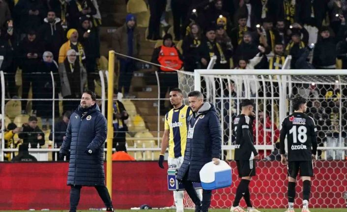 Fenerbahçe’nin 3 stoperi sakatlanarak oyundan çıktı