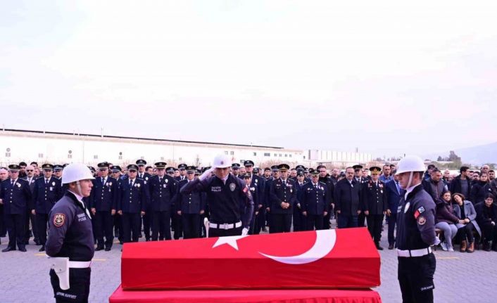 Geçirdiği kalp krizi sonucu hayatını kaybeden polis memuru için tören düzenlendi