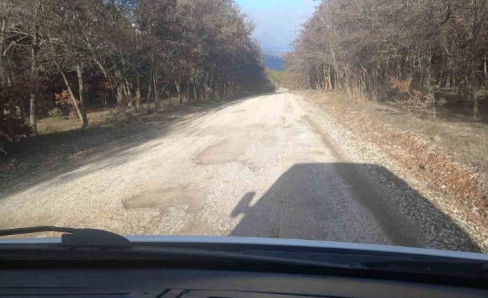 Gediz’de Ilıca - Gürkuyu yolu sürücüler için çileye dönüştü