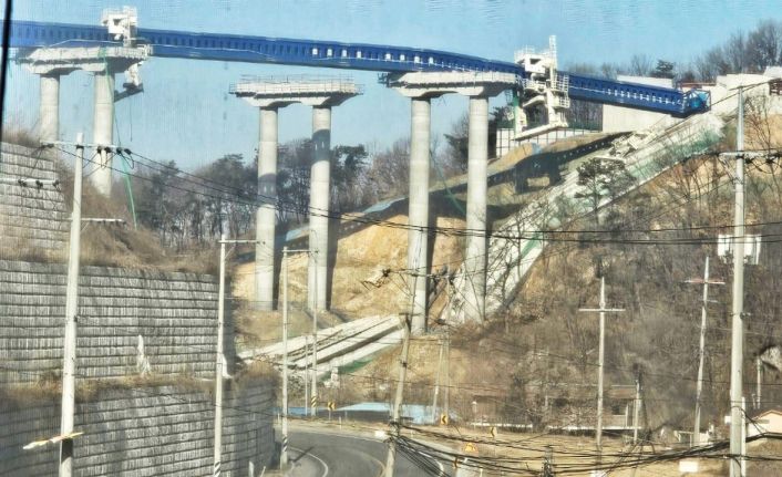 Güney Kore’deki otoyol inşaatında facia gibi kaza