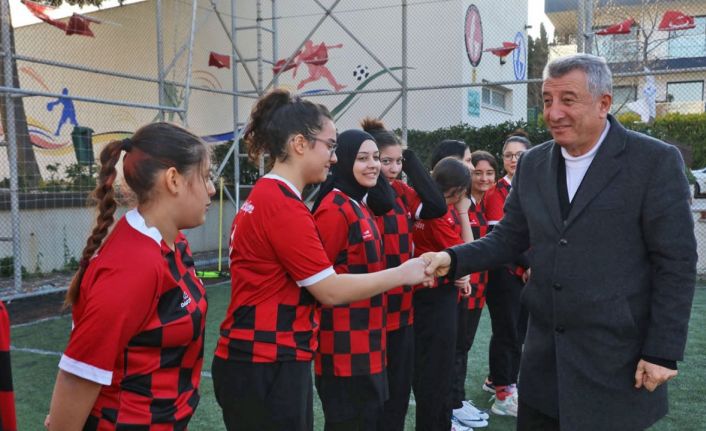 Güzelbahçe Kız Futbol Takımı’ndan iddialı başlangıç