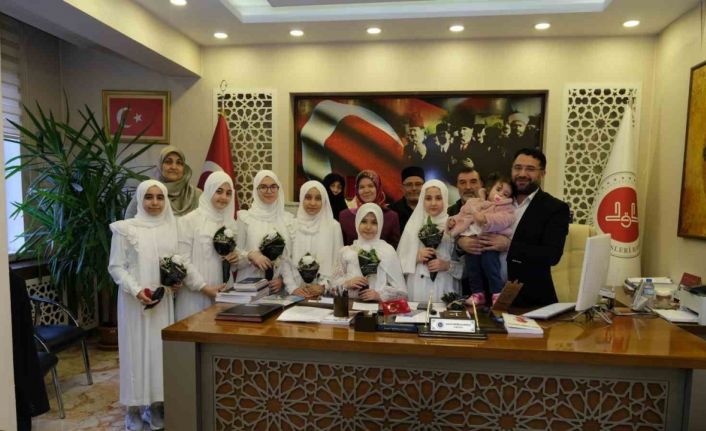 Hafızlık öğrencileri umre ile ödüllendirildi