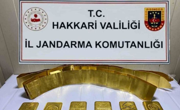 Hakkâri’de piyasa değeri yaklaşık 27 milyon 200 bin TL olan 8 kilo külçe altın ele geçirildi