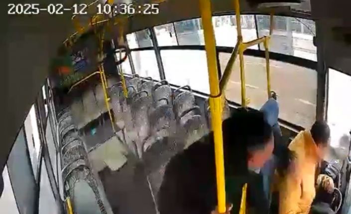Halk otobüsünde korku dolu anlar: "Abi kendine gel"