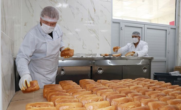 Her gün 472 kişiye glütensiz ekmek ulaştırılıyor