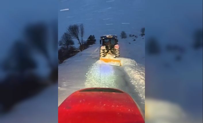 ‘Her şeyi devletten beklemek olmaz’ dedi, şarkılar eşliğinde köy yolunu açtı