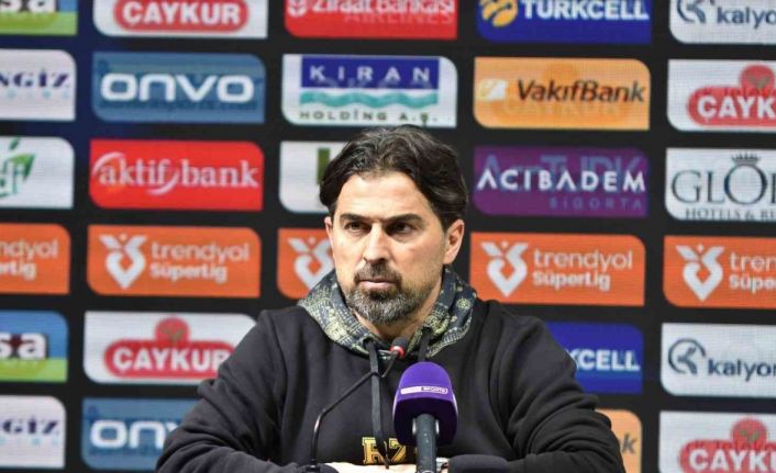 İlhan Palut: "Rizespor takımı kaybetmemesi gereken bir maçı daha kaybetti"