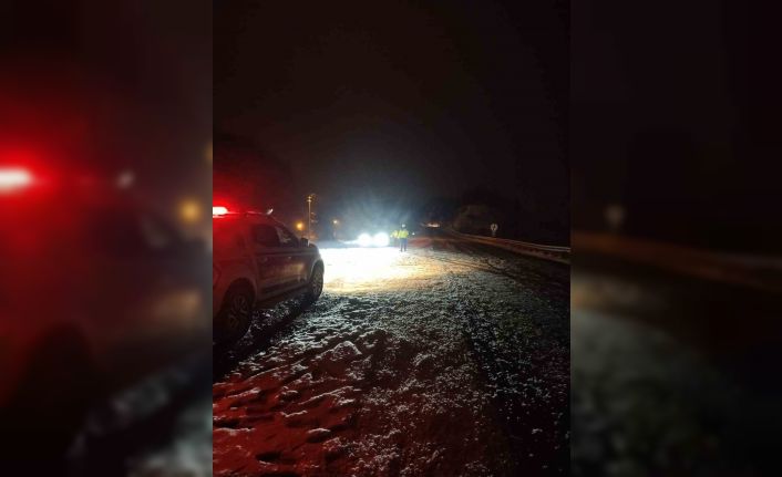İnegöl-Domaniç karayolunda kar yağışı ve tipi zor anlar yaşattı