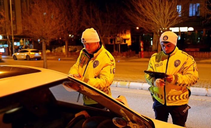 Isparta’da güven ve huzur denetiminde binlerce kişi ile araç sorgulandı