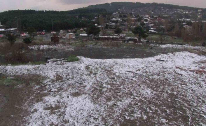 İstanbul’da beklenen kar yağışı etkili oldu