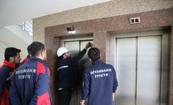 İtfaiye personeline ‘asansörde kurtarma’ eğitimi