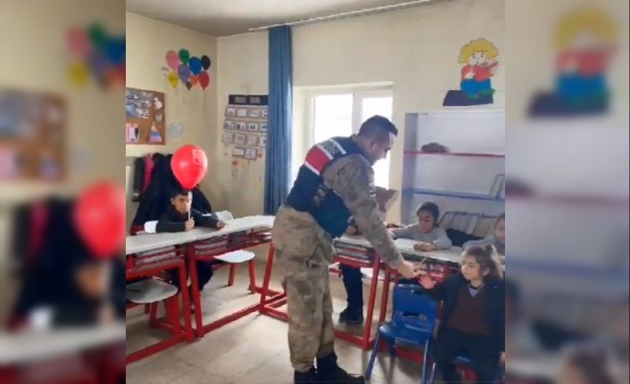 Jandarmadan köy okuluna ziyaret