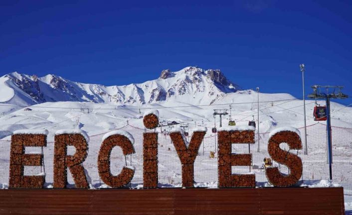 Jeoloji Mühendisi Adnan Evsen: "Erciyes Dağı aktif bir volkanik dağ ancak kısa vadede patlaması yönünde bir emare gözükmüyor"