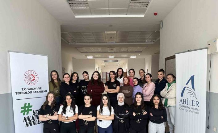 Kadınlar meslekleri ile daha güçlü programı tamamlandı