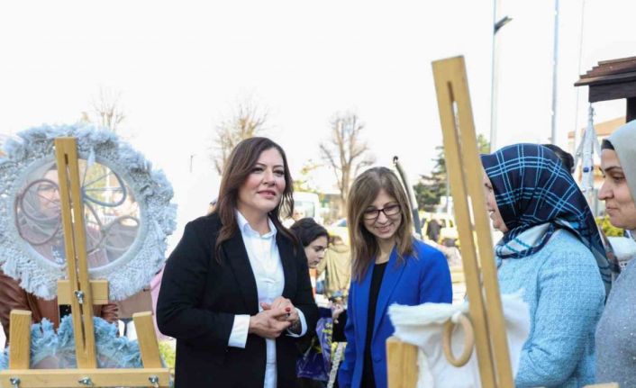 Kadınların el emekleri sergilendi