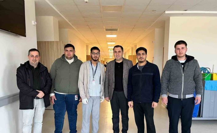 Kamuya atanan gençlerle bir araya geldi