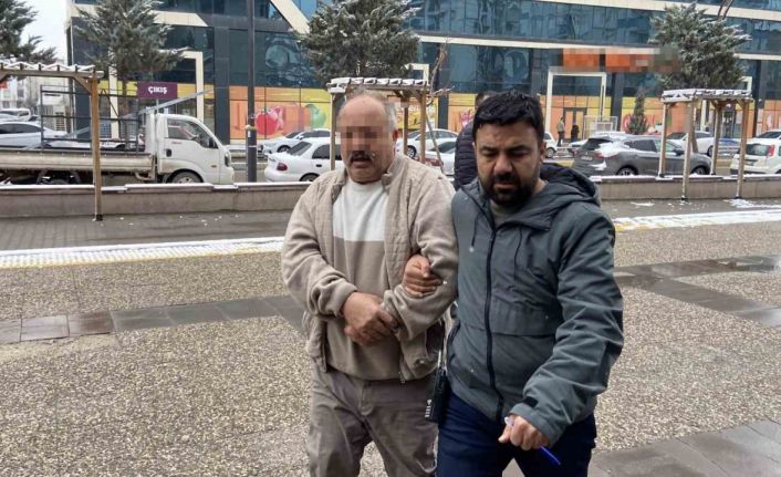 Kardeşi ve yeğenini bıçaklayan şahıs adliyede