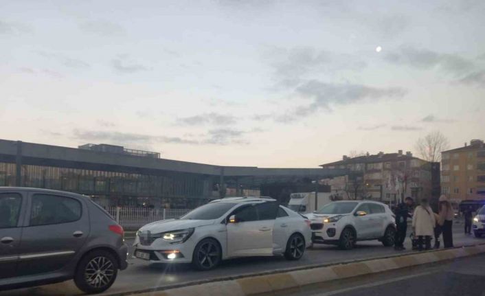 Kırklareli’nde 4 araç birbirine girdi