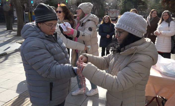 Kırklareli’nde marteniçka bileklikle kansere dikkat çektiler