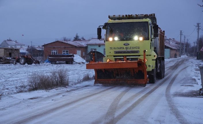 Kütahya Belediyesi’nden kış mesaisi, ekipler sahada