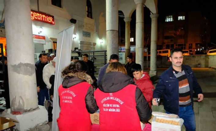 Kuyucak Belediyesi’nden kandil hayrı