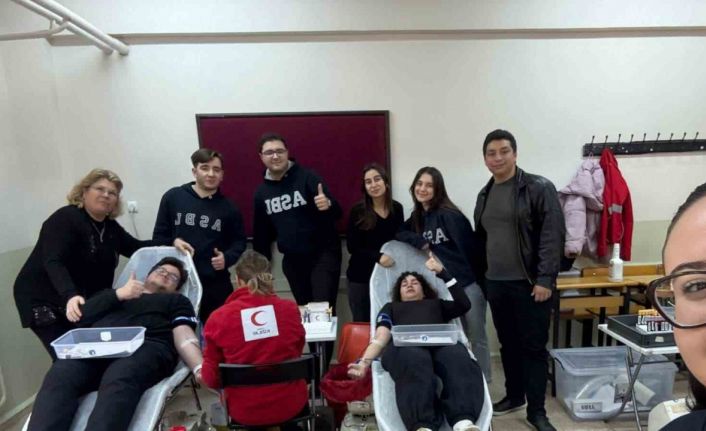 Liseli gençler kan bağışına dikkat çekti