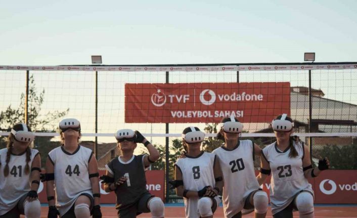 Malatyalı genç voleybolcular ve milli voleybolcular Vodafone 5.5G ile aynı sahada buluştu