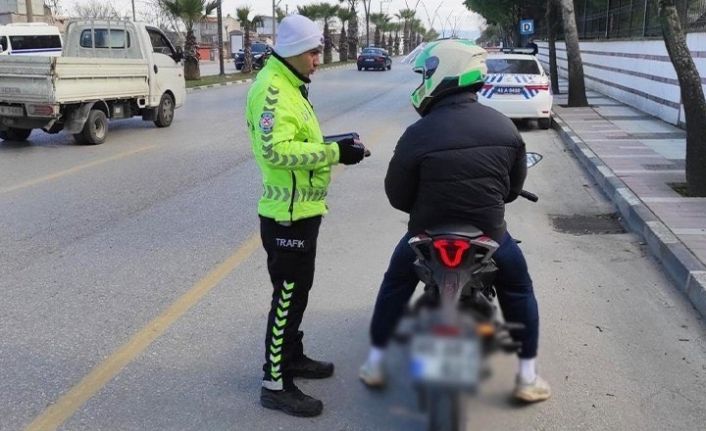 Manisa’da motosikletlilere ceza yağdı
