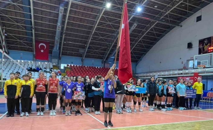 Manisa’da Okul Sporları Voleybol Grup Müsabakaları başladı